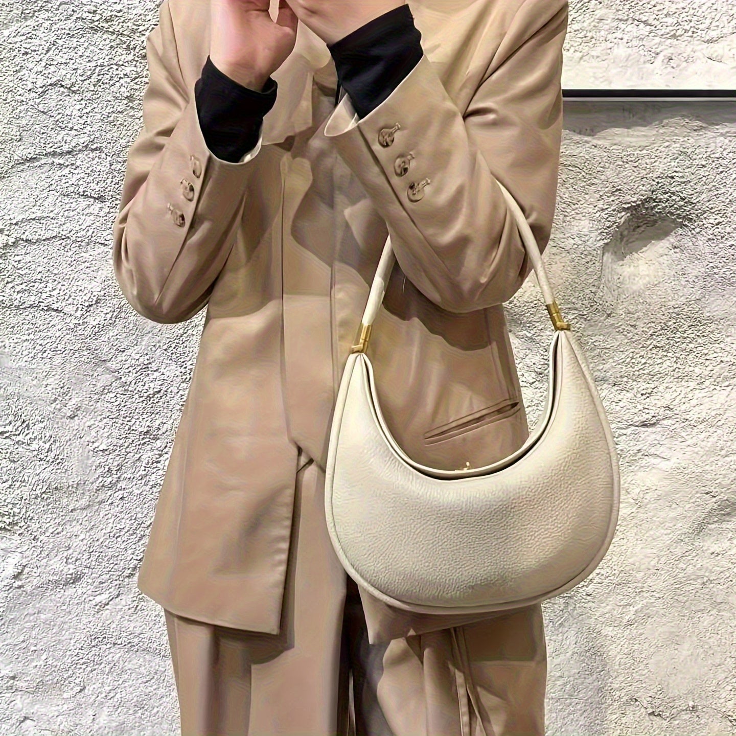 Stylish New Medium Crescent Handbag with Premium Feel, Suitable for All Four Seasons